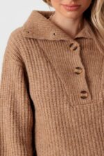 100% Wool Button-Up Neck Pullover Sweater - Image 12