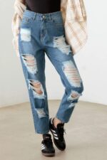 Destroyed High Waist Mom Style Fit Jeans - Image 5