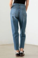 Destroyed High Waist Mom Style Fit Jeans - Image 2
