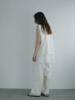 Minimalist Cotton V-Neck Vest – Women’s Loose-Fit Layered Waistcoat - Image 3