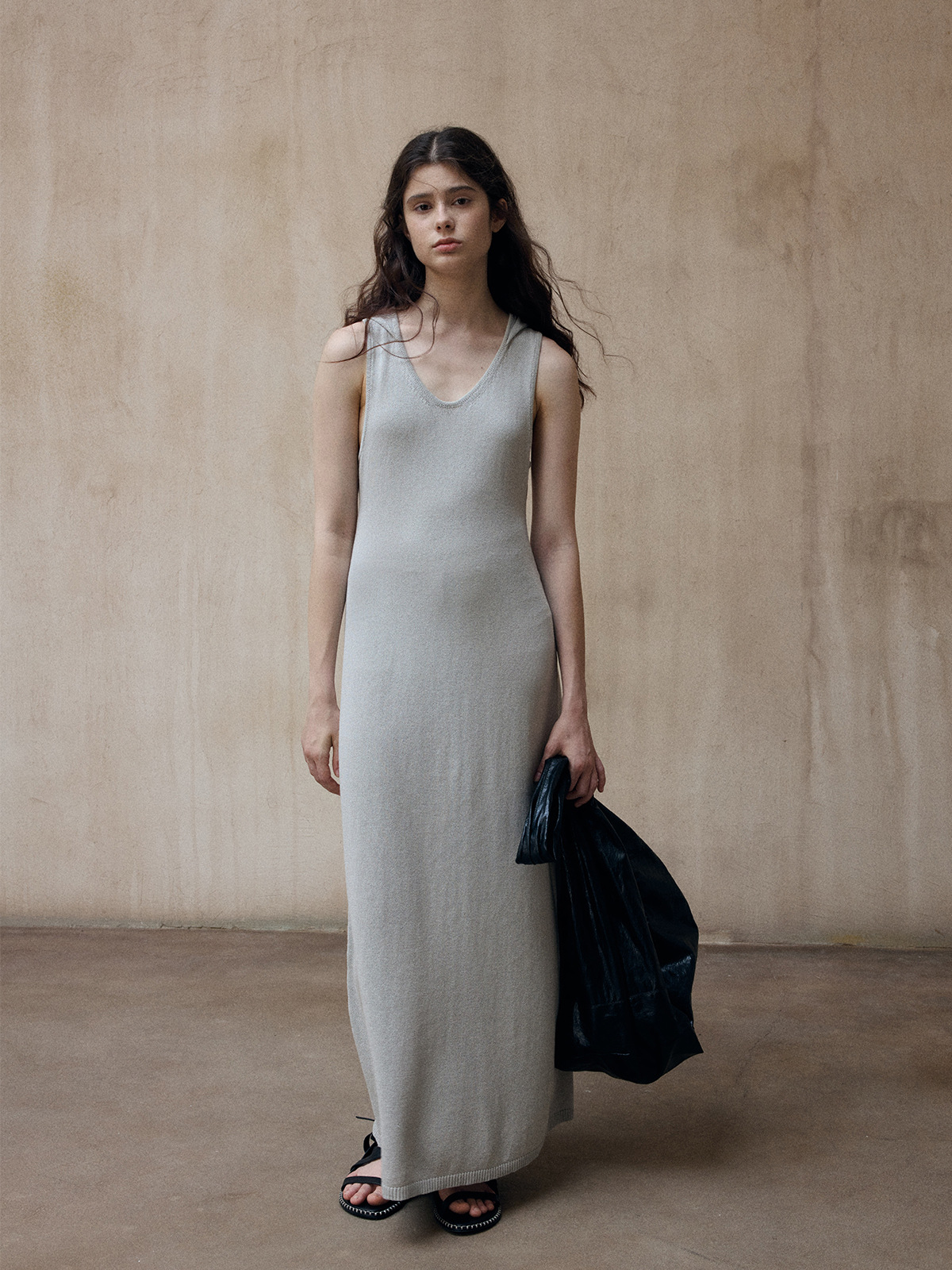 O1CN01ybfzrH2Det4pAyCYV_!!2215330128635-0-cib Sleeveless Knit Hooded Maxi Dress – Minimalist Slim-Fit Women’s Dress - Image 1